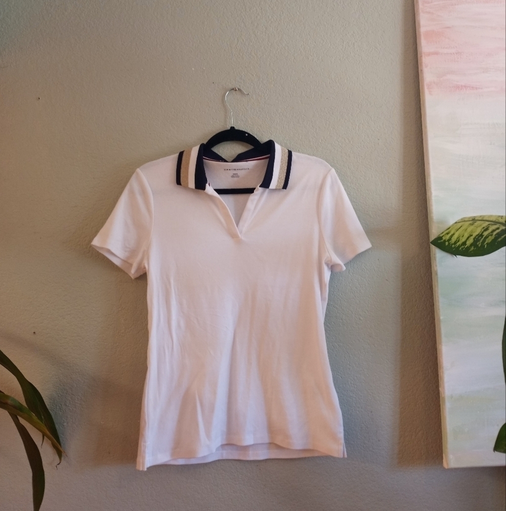 Tommy Hilfiger Classic Notched V-Neck Preppy Nautical Navy/Gold White Polo